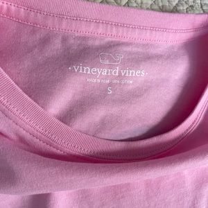 Vineyard  Vines Woman’s long sleeve tee shirt.